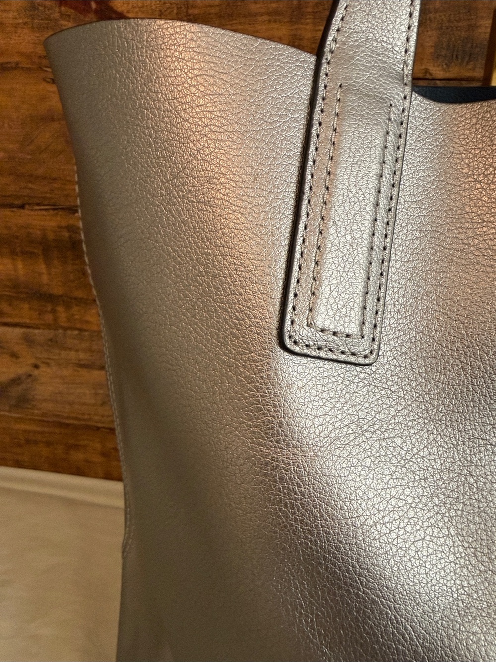 Kate spade (GUC) Metallic Silver Reversible Tote with Wristlet Pouch - Picture 3 of 10